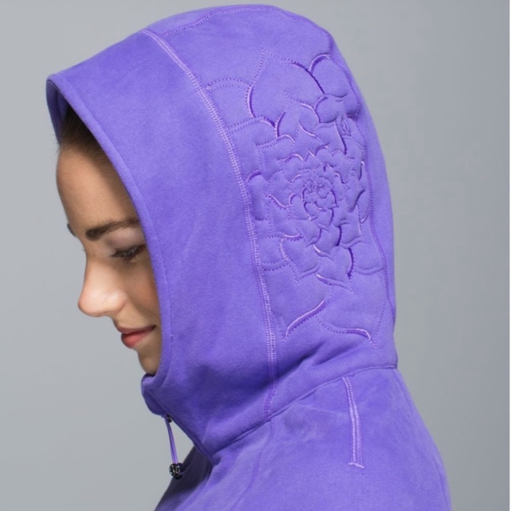 RARE- Lululemon Chakra Lotus Scuba-Sz 12- Embroidered Lotus🪷 on Hood- Purp- SE - Picture 3 of 17